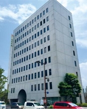 日本生命長野県庁前ビルの外観写真