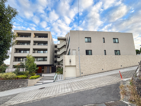 【ディアスタ梶ヶ谷ヒルズ】外観