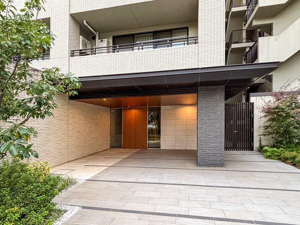 【ディアスタ梶ヶ谷ヒルズ】エントランス