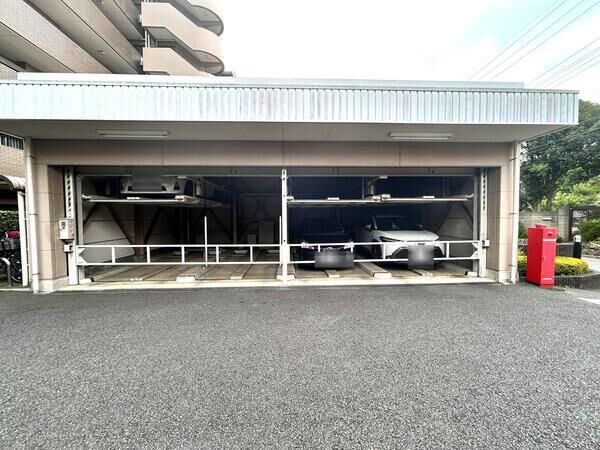 【ベルエール大宮盆栽町】駐車車 【ベルエール大宮盆栽町】駐車車