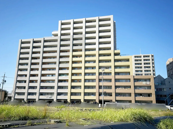 【ファミリアーレ原】外観