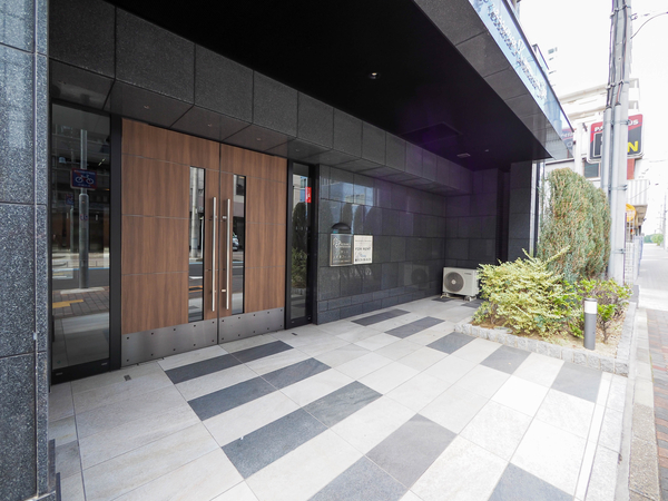 【プレサンス上前津フィット】エントランス