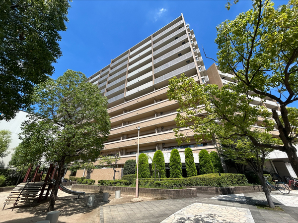 【サンメゾン千里丘】公園 【サンメゾン千里丘】公園