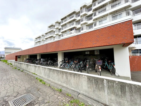 【クリーンリバーパークハイツ】駐輪場 【クリーンリバーパークハイツ】駐輪場