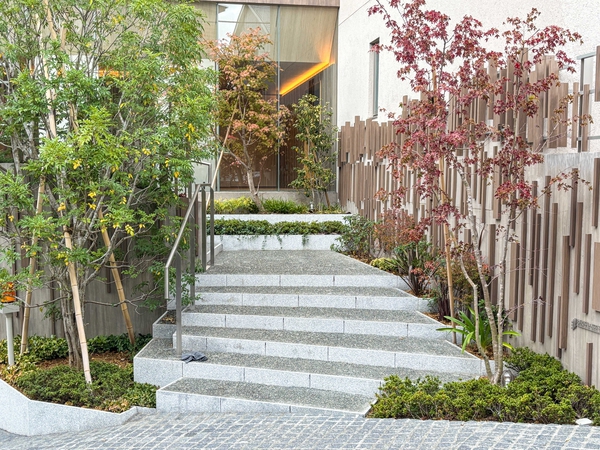 【バースシティ・ザ・マーク鷺沼】エントランス 【バースシティ・ザ・マーク鷺沼】エントランス