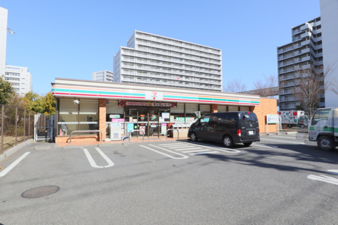 セブンイレブン葛飾小菅一丁目店　約40ｍ（徒歩1分）