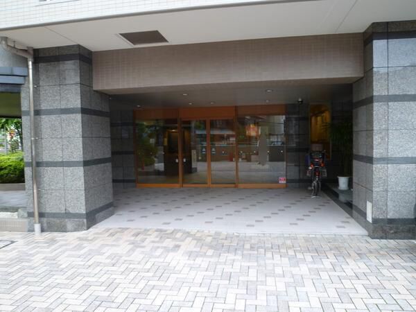 【ライオンズマンション大宮高鼻町】エントランス