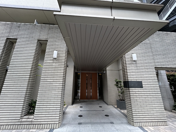 【藤和シティホームズ大宮桜木町エスフレンテ】エントランス