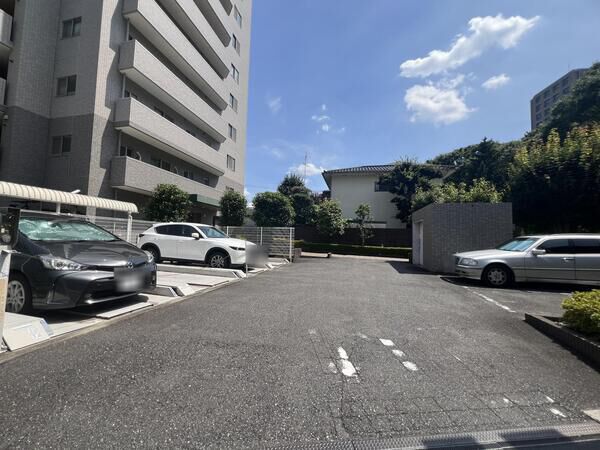 【大宮氷川参道パークハウス】駐車場