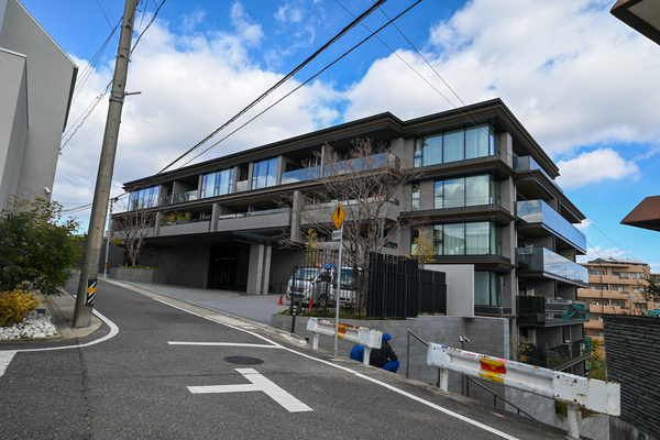 【グランドアネシア覚王山】エントランス