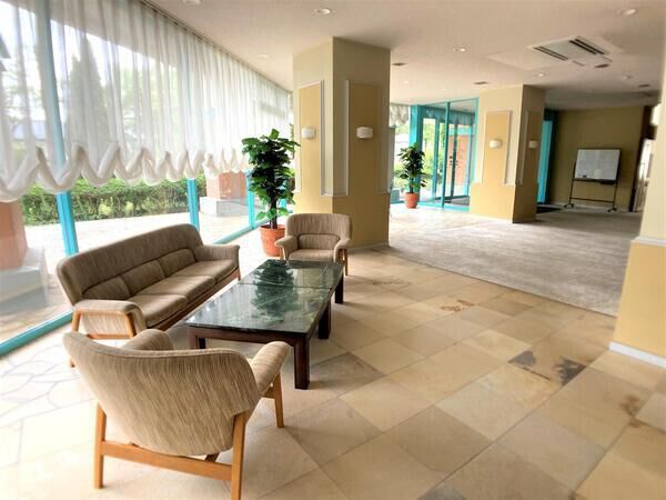 【パークタワー台原】エントランス５（ロビー）