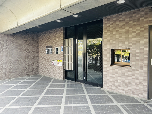 【インペリアル上桂】エントランス 【インペリアル上桂】エントランス