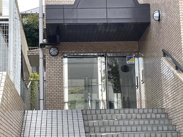 【戸塚名瀬パークホームズ弐番館】エントランス