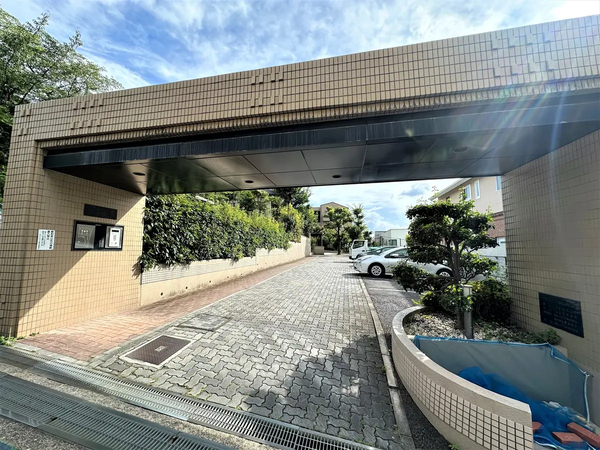 【グランドメゾン八事表山】エントランスゲート 【グランドメゾン八事表山】エントランスゲート