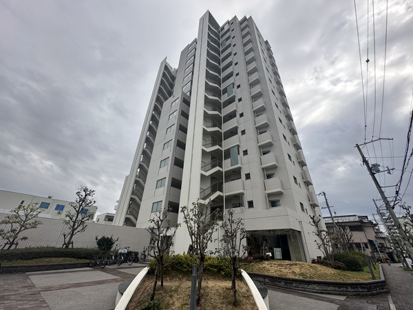 【イニシア鶴見緑地公園】外観