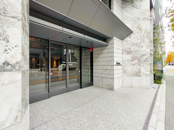 【ネベル横浜関内】エントランス