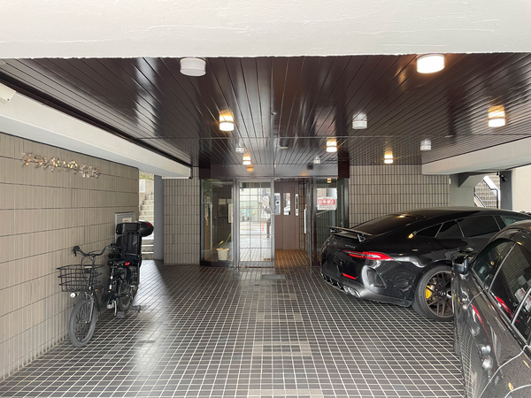 【グランドメゾン中山手】エントランス