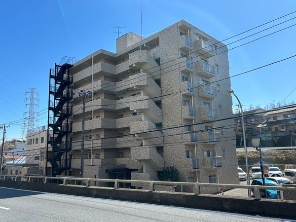 【アベニュー洋光台東】外観