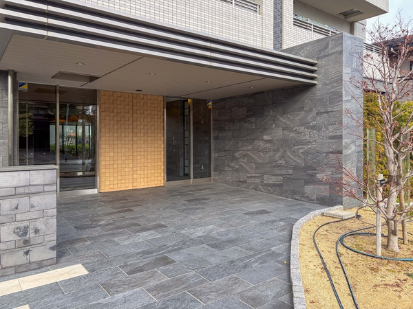 【レ・ジェイド高槻クロス】エントランス 【レ・ジェイド高槻クロス】エントランス