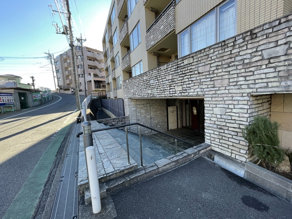 【ビッグヴァン宮前平】エントランス
