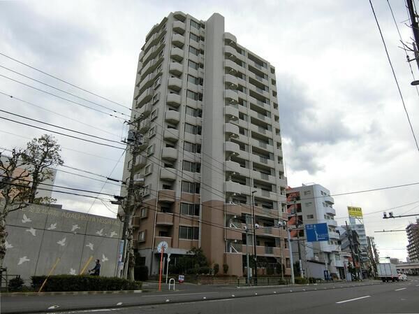 【ローヤルシティ保木間】外観