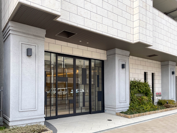 【ラシュレ神戸三宮】エントランス