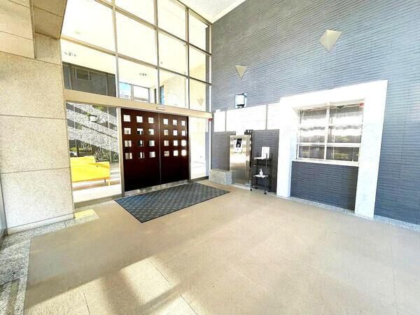 【アンピール空港通り2】エントランス1