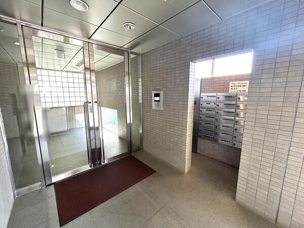 【ビューパレ大宮弐番館】エントランスホール 【ビューパレ大宮弐番館】エントランスホール