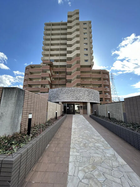 【ファミリアーレ当知東】エントランスアプローチ