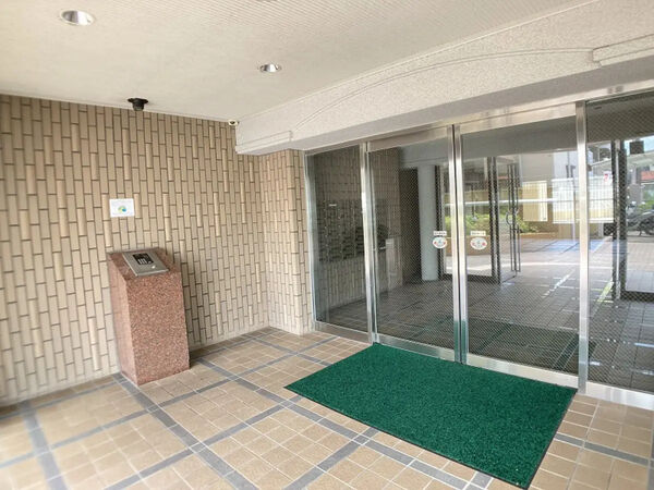【シティマンション春日】エントランス