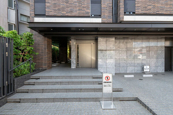 【クレヴィア渋谷富ヶ谷】エントランス