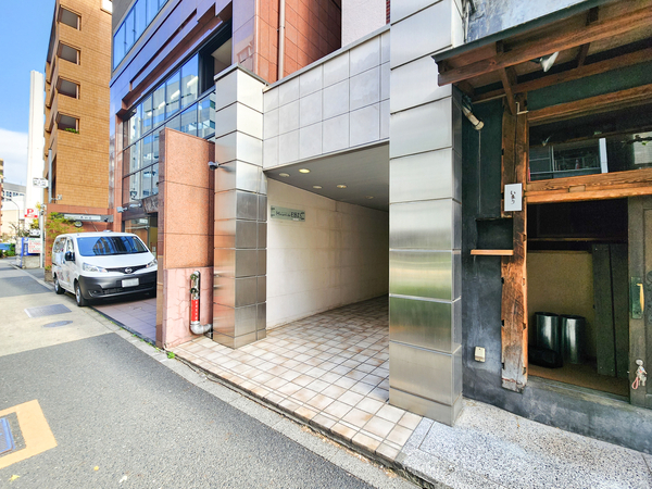 【メゾンドエビス】エントランス 【メゾンドエビス】エントランス