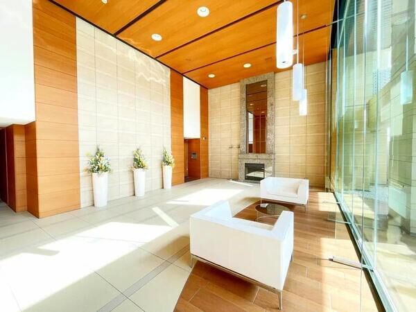 【パークホームズ札幌大通イーストレジデンス】エントランス２