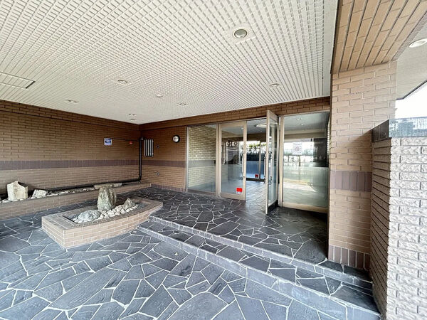 【ライオンズマンション一宮貴船】エントランス 【ライオンズマンション一宮貴船】エントランス