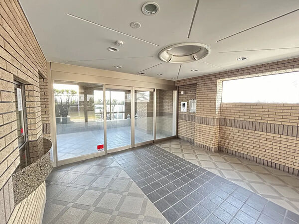 【ライオンズマンション一宮貴船】エントランス 【ライオンズマンション一宮貴船】エントランス