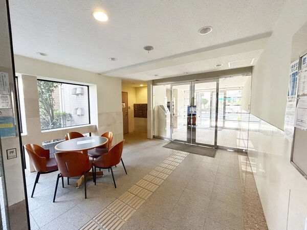 【エクレール本蓮沼】ロビー 【エクレール本蓮沼】ロビー