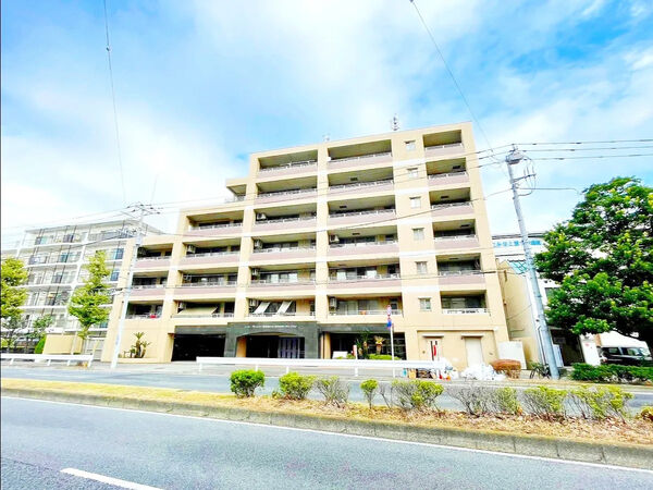 【ライオンズマンション横濱本牧ベイステージ】外観1