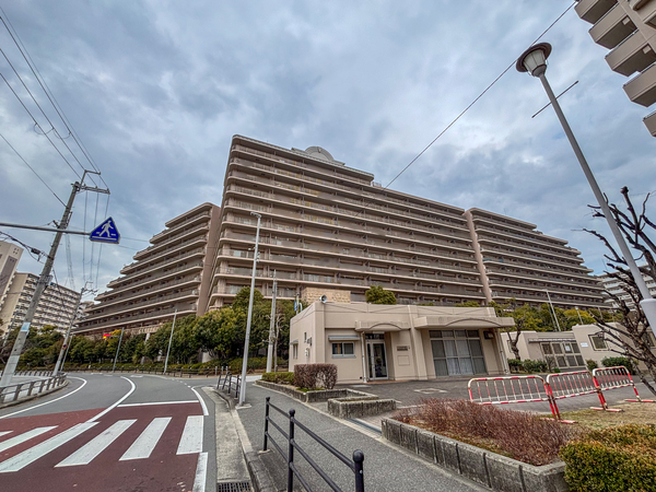 【リバー平野ガーデンズ】外観