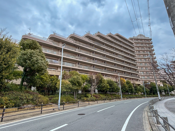 【リバー平野ガーデンズ】外観