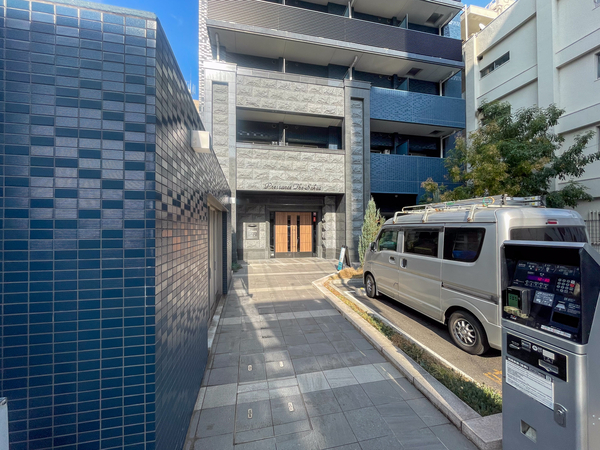 【プレサンスTHE栄】エントランス