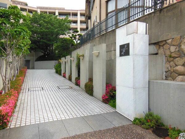 【パレロワイヤル芦屋川】エントランス3 【パレロワイヤル芦屋川】エントランス3