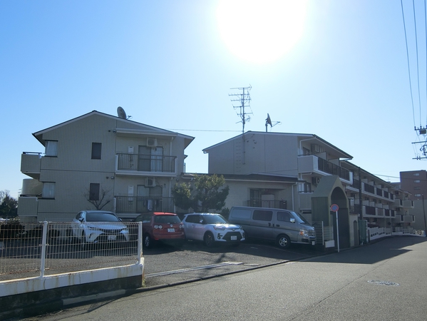 【コンドミニアムメイ大倉山】外観
