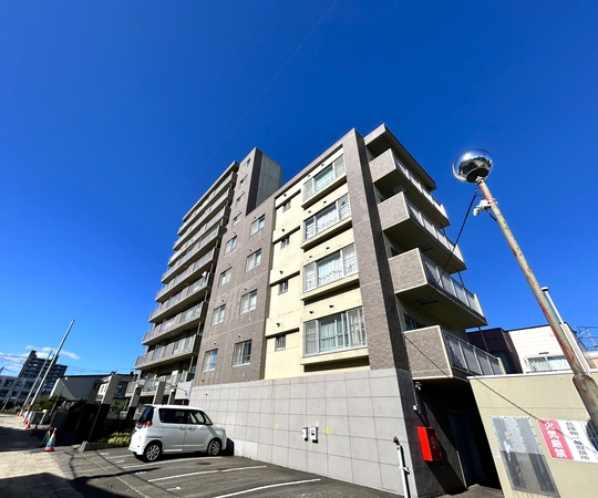 【ロピア西町3】外観