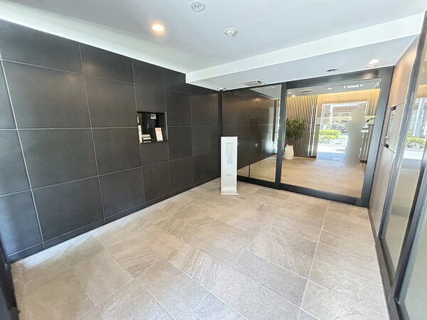 【クリオラベルヴィ祐天寺】エントランス