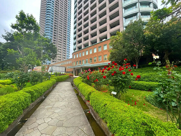 【スカイライトタワー】敷地内ガーデン 【スカイライトタワー】敷地内ガーデン