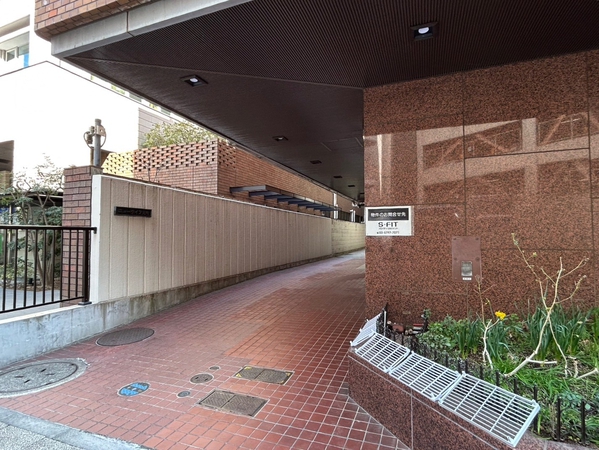 【ニューライフ元町】エントランス