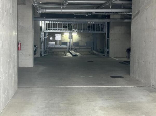 【サンシティ口田南】駐車場