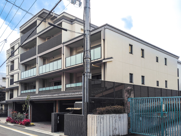 【ローレルコート京都北野】外観