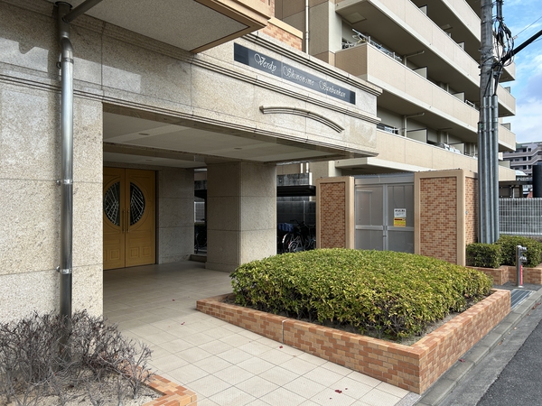 【ヴェルディ東雲参番館】エントランス