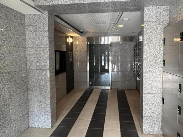 【ヴィータローザ新江古田】エントランス